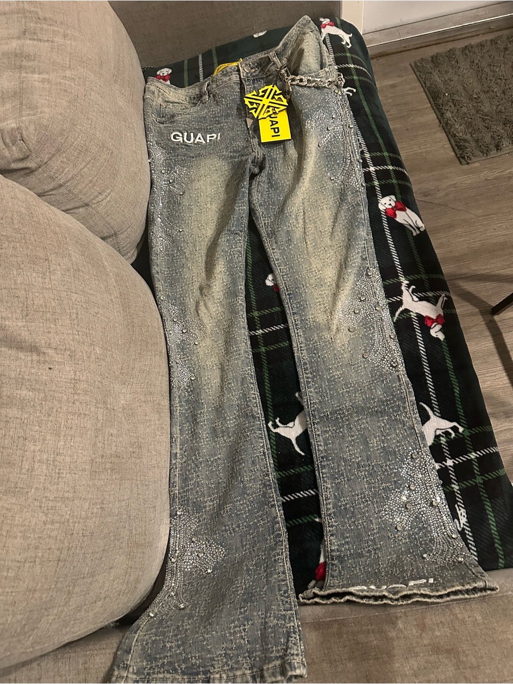 Men Light Wash Rhinestone Flare Jeans with Chain Detail - Picture 2 of 3